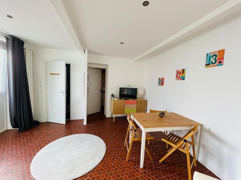 Ferienwohnung Studio Cosy Et Lumineux De 35M2 A Romagnat Exterior foto